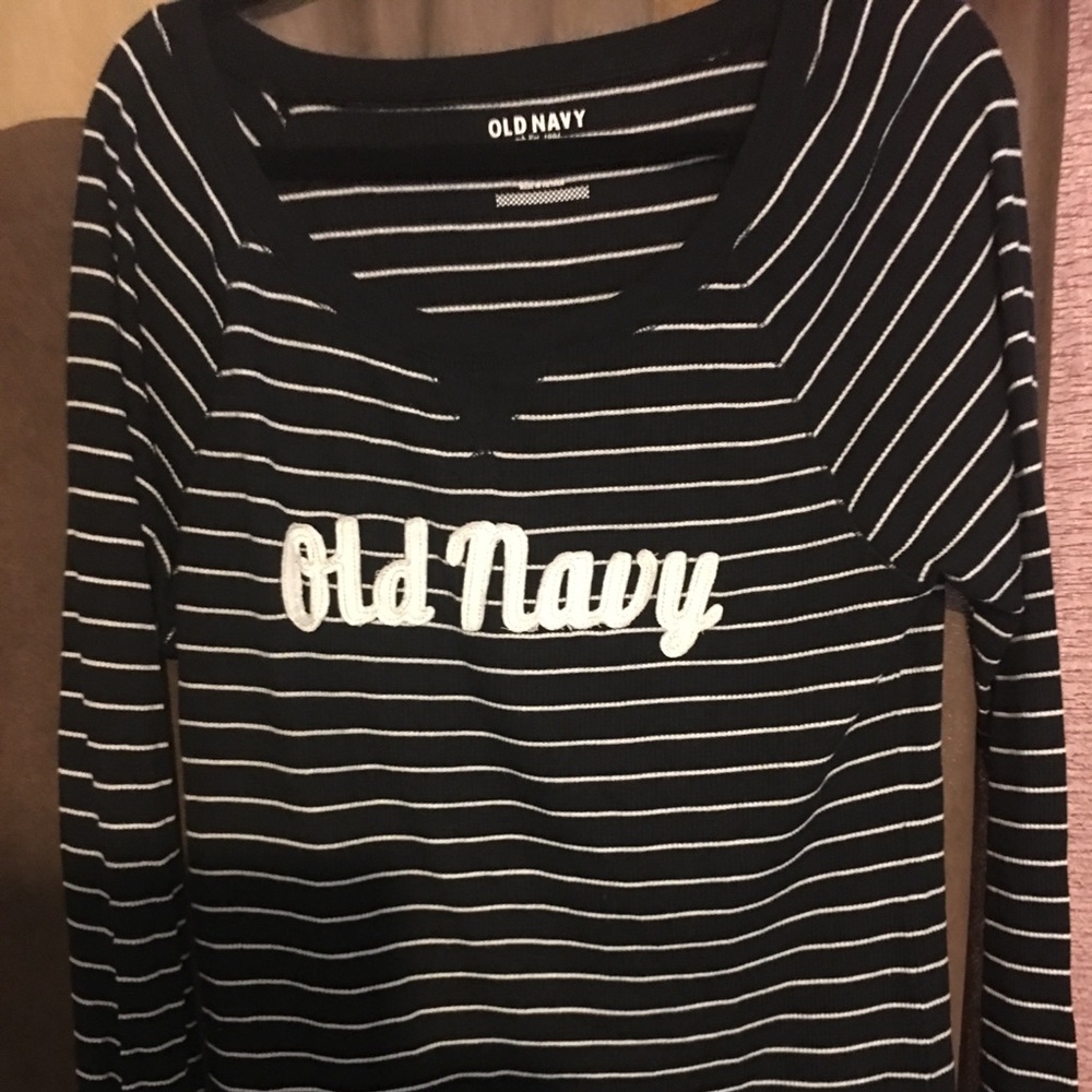 Old navy long sleeve shirt